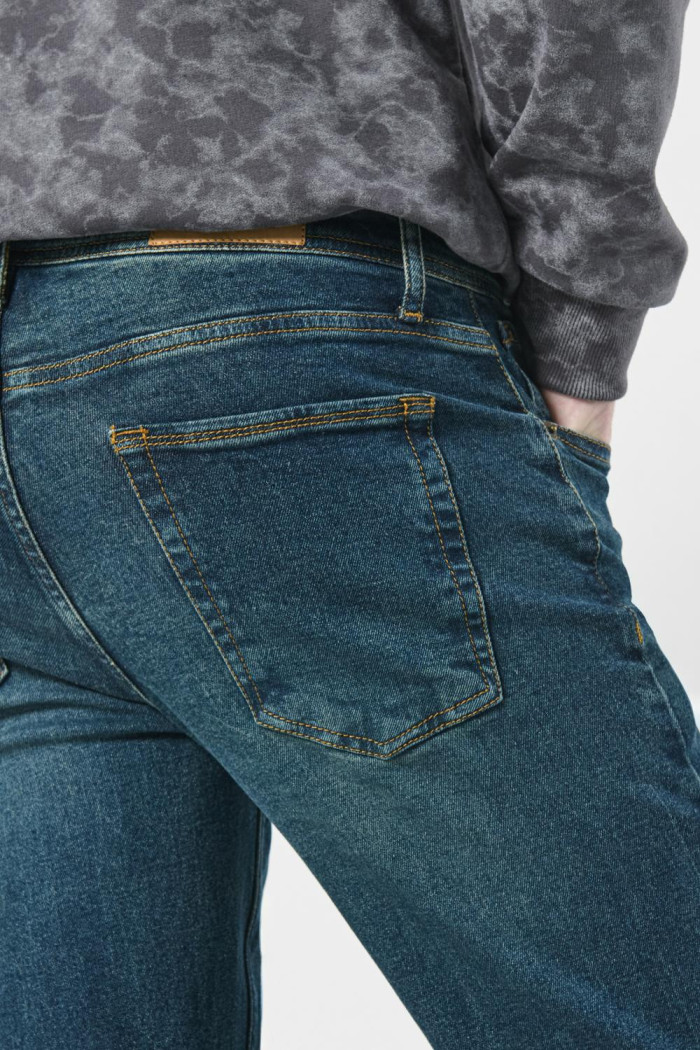 Jean azul oscuro slim tiro bajo con ajuste ceñido