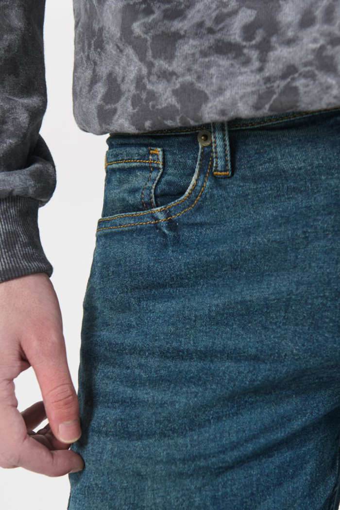 Jean azul oscuro slim tiro bajo con ajuste ceñido