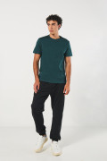 Pantalón jogger unicolor con bota recta y vena en frente