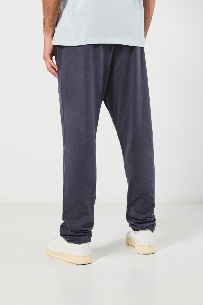 Pantalón gris intenso jogger con diseño de Rick and Morty