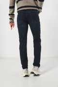 Jean azul intenso slim ceñido con tiro bajo y bolsillos