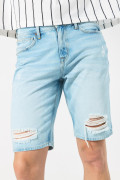 Bermuda en jean azul clara slim con desgastes y tiro bajo