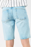 Bermuda en jean azul clara slim con desgastes y tiro bajo