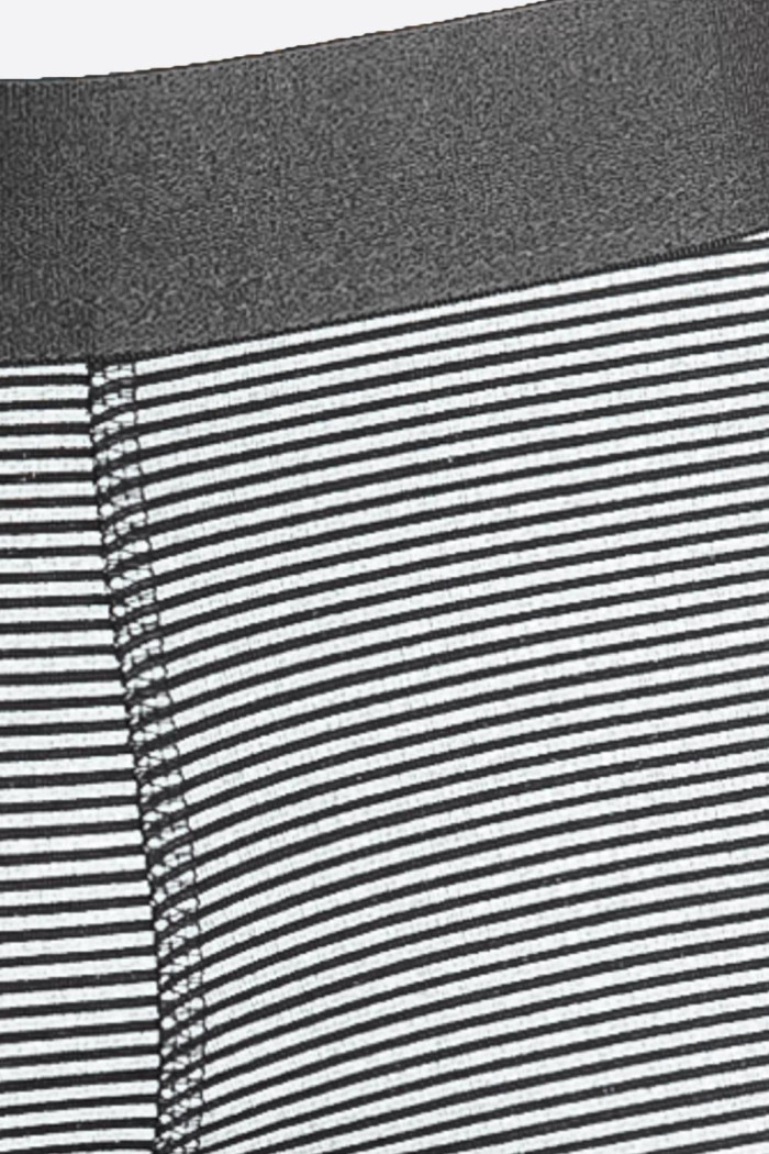 Bóxer negro midway-brief largo con diseños de rayas
