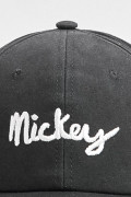 Cachucha negra beisbolera con diseños de Mickey