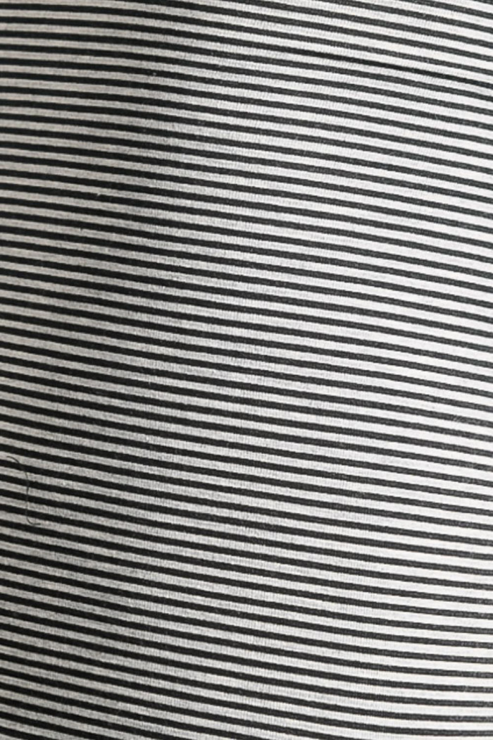 Bóxer trunk-corto gris con diseños de rayas y tiro bajo