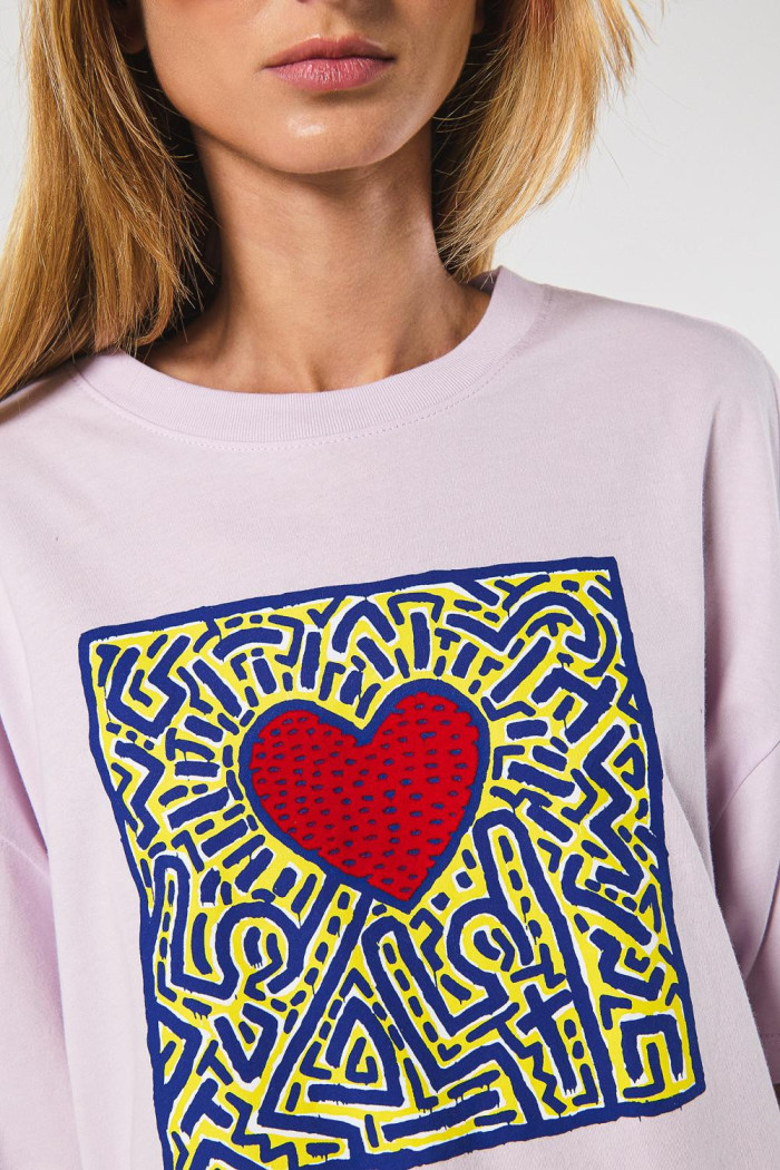 Camiseta oversize lila manga corta con arte de Keith Haring