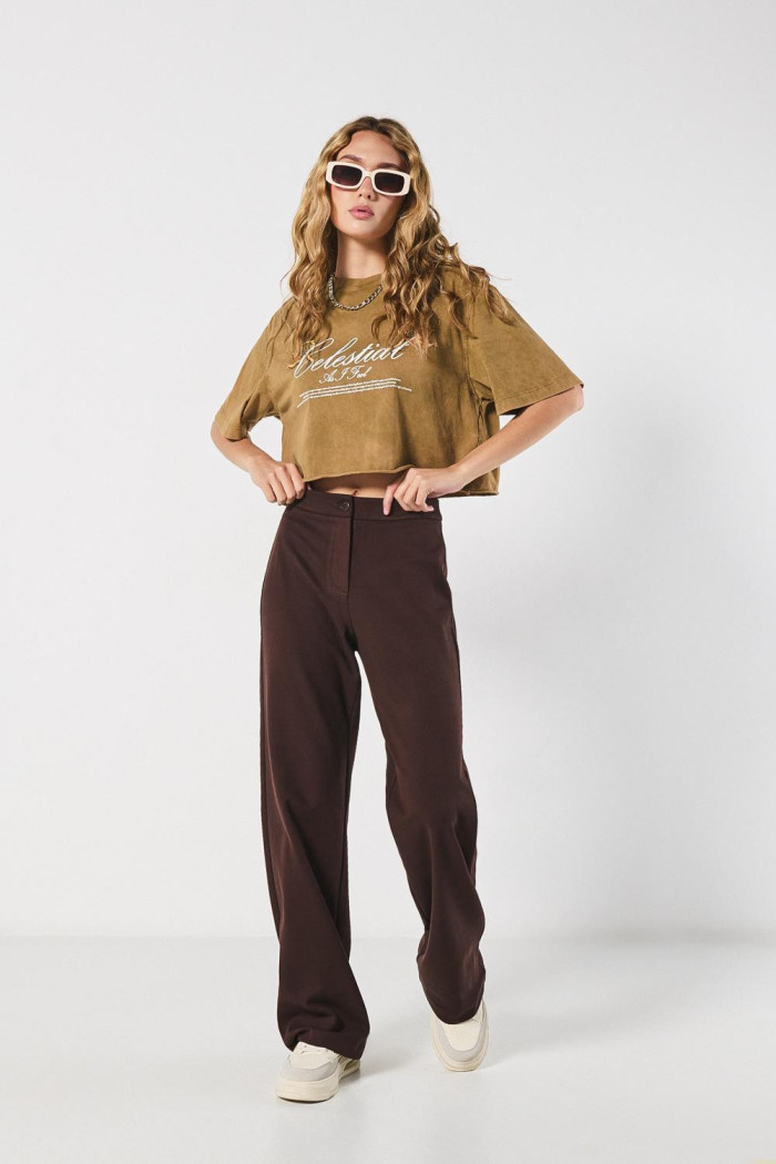 Camiseta oversize kaki crop top con diseño celestial