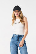 Camiseta manga sisa crema en rib con diseño celestial