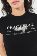 Camiseta gris intensa con diseño celestial manga corta
