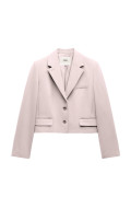 Blazer crop lila claro con solapas y doble botón
