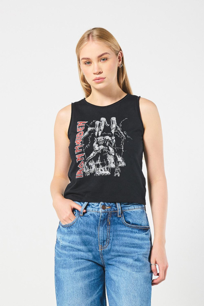 Camiseta manga sisa negra con estampado de Iron Maiden