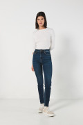 Jean ceñido jegging azul con tiro súper alto y bolsillos