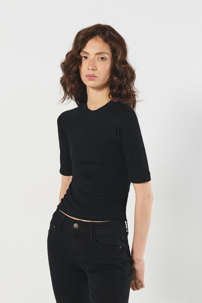 Camiseta manga ranglan corta unicolor con texturas