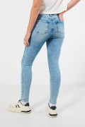 Jean jegging azul claro con súper tiro alto y ajuste ceñido