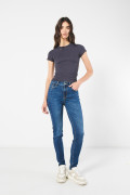 Jean tiro alto push up azul oscuro con realce posterior