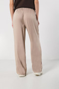 Pantalón palazzo kaki con tiro alto y bota recta
