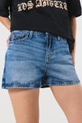 Short en jean azul con tiro alto y bolsillos funcionales
