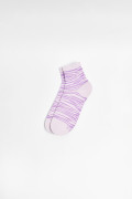 Medias cortas lilas con diseños de animal print