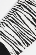 Medias negras cortas con diseños animal print