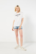 Camiseta college crema clara con manga corta