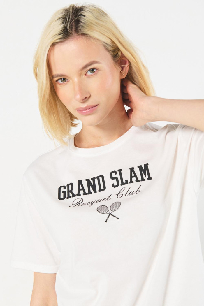 Camiseta college crema clara con manga corta