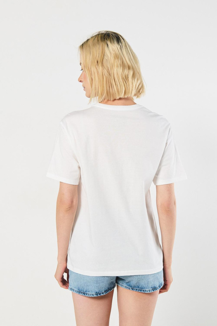 Camiseta college crema clara con manga corta