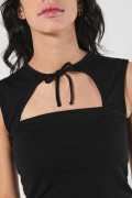 Camiseta manga sisa unicolor con escote de amarre en frente