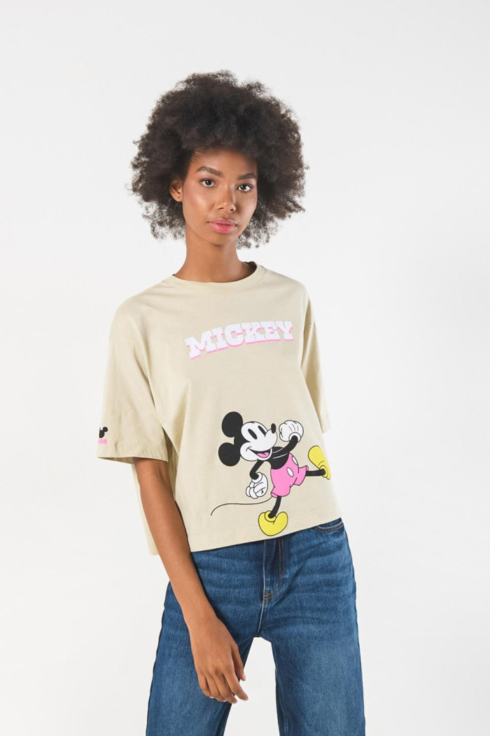 Camiseta oversize kaki con arte de Mickey y manga corta