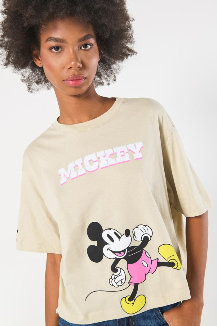 Camiseta oversize kaki con arte de Mickey y manga corta