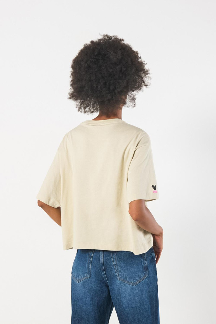 Camiseta oversize kaki con arte de Mickey y manga corta