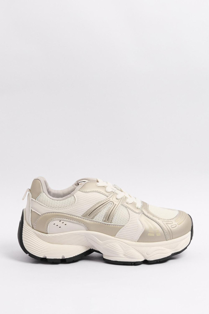 Tenis de plataforma cremas con contrastes y suelas altas