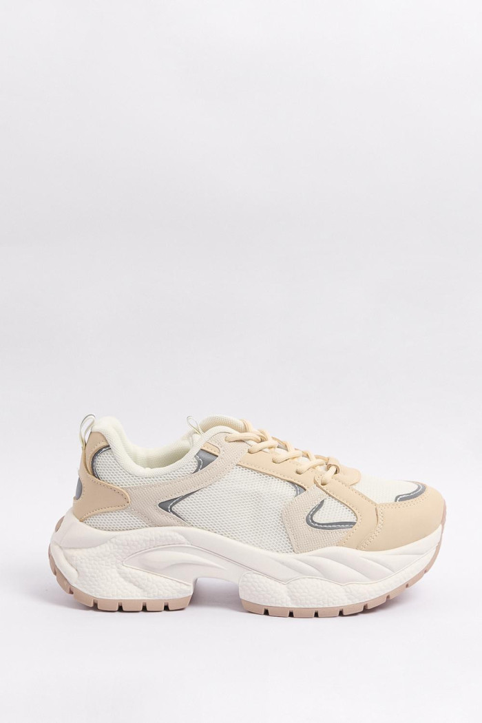 Tenis de plataforma cremas con cortes en contraste