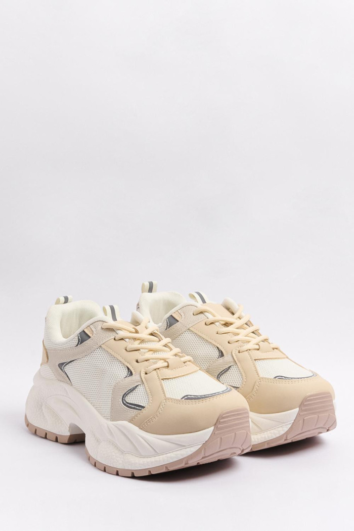 Tenis de plataforma cremas con cortes en contraste