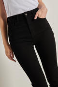Jean negro jegging ceñido con súper tiro alto y bolsillos