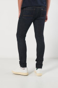 Jean azul skinny con ajuste ceñido, bolsillos y tiro bajo