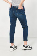Jean mom bota recta azul oscuro con súper tiro alto

