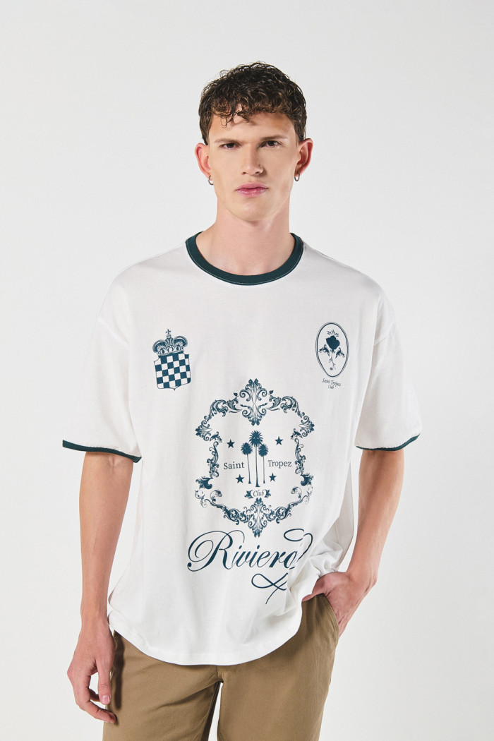 Camiseta oversize con contrastes college crema y manga corta