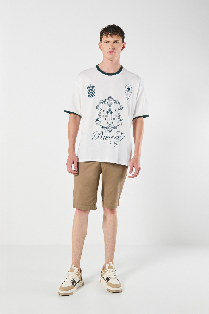 Camiseta oversize con contrastes college crema y manga corta