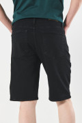 Bermuda slim negra en jean tiro bajo con bolsillos