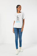 Camiseta crema clara de Moana con cuello redondo
