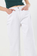 Jean palazzo blanco con bota ancha, tiro alto y bolsillos