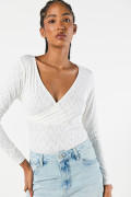 Camiseta manga larga crema clara con escote cruzado