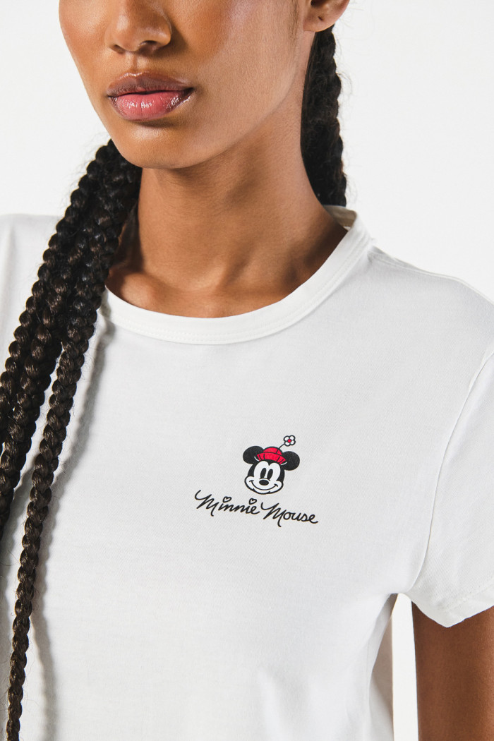 Camiseta unicolor cuello redondo con diseño de Minnie