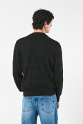 Suéter negro tejido cuello redondo con franjas