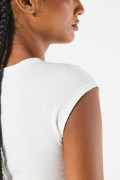 Camiseta crema clara manga sisa con texturas de canal