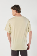 Camiseta cuello redondo kaki oversize con arte college