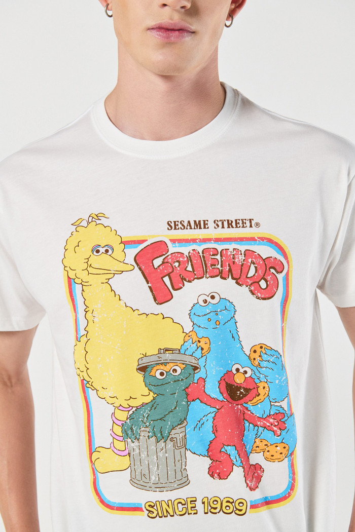 Camiseta de Plaza Sésamo crema con manga corta
