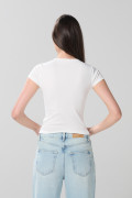 Camiseta en rib de Lilo & Stitch crema con manga corta