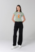 Camiseta verde clara de Garfield en rib con cuello redondo